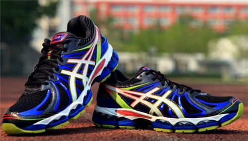 【图】asics nimbus和kayano的区别 asics nimbus kayano介绍