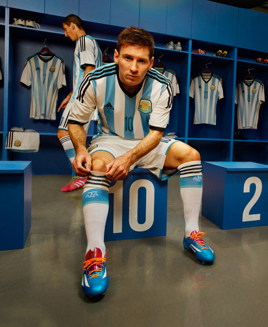 【图】阿根廷国家队球服新款亮相 阿根廷国家队球衣图片抢鲜看