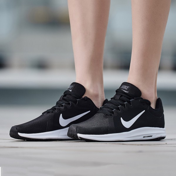 Nike耐克女鞋跑步鞋低帮轻便网面休闲运动鞋908994